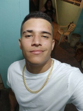 <span>geremy ortiz, 21</span> <span style='width: 25px; height: 16px; float: right; background-image: url(/bitmaps/flags_small/VE.PNG)'> </span><br><span>Ciudad Ojed, Venezuela</span> <input type='button' class='joinbtn' style='float: right' value='JOIN NOW' />