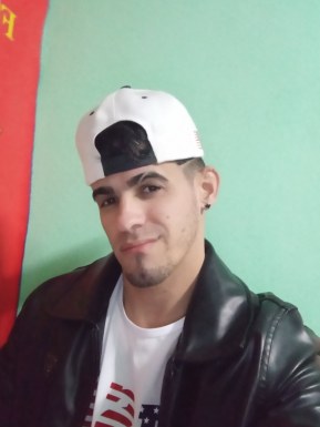 <span>Eliecer, 30</span>&nbsp;<span style='width: 25px; height: 16px; float: right; background-image: url(/bitmaps/flags_small/CU.PNG)'>&nbsp;</span><br><span>Bauta, Куба</span>&nbsp;<input type='button' class='joinbtn' style='float: right' value='JOIN NOW' />