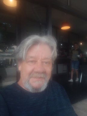 French men looking for love