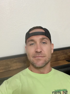 <span>Nicholas, 34</span>&nbsp;<span style='width: 25px; height: 16px; float: right; background-image: url(/bitmaps/flags_small/US.PNG)'>&nbsp;</span><br><span>Fort Lauder, Соединенные Штаты Америки</span>&nbsp;<input type='button' class='joinbtn' style='float: right' value='JOIN NOW' />