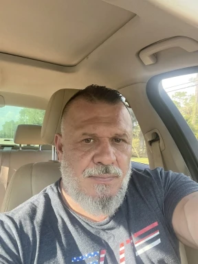 <span>Vince, 49</span>&nbsp;<span style='width: 25px; height: 16px; float: right; background-image: url(/bitmaps/flags_small/US.PNG)'>&nbsp;</span><br><span>Pembroke Pi, Соединенные Штаты Америки</span>&nbsp;<input type='button' class='joinbtn' style='float: right' value='JOIN NOW' />