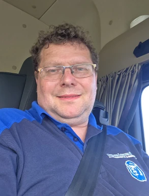 <span>Trucker, 44</span>&nbsp;<span style='width: 25px; height: 16px; float: right; background-image: url(/bitmaps/flags_small/NL.PNG)'>&nbsp;</span><br><span>Bergen op Z, Netherlands</span>&nbsp;<input type='button' class='joinbtn' style='float: right' value='JOIN NOW' />