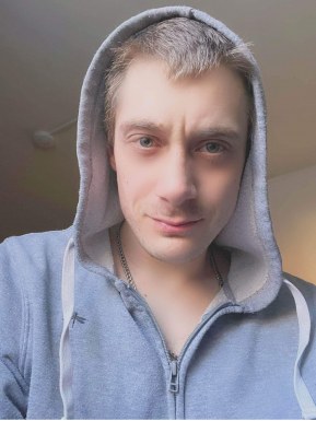 English men looking for love
