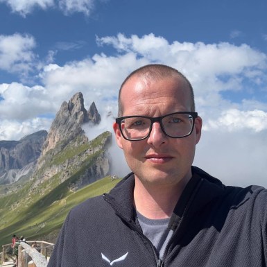 <span>Andreas, 44</span>&nbsp;<span style='width: 25px; height: 16px; float: right; background-image: url(/bitmaps/flags_small/IT.PNG)'>&nbsp;</span><br><span>Milan, Italien</span>&nbsp;<input type='button' class='joinbtn' style='float: right' value='JOIN NOW' />