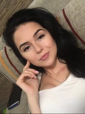 <span>Yaroslava, 31</span> <span style='width: 25px; height: 16px; float: right; background-image: url(/bitmaps/flags_small/UA.PNG)'> </span><span style='float: right;margin-right: 20px;'><i class='fa fa-heart'></i> 40</span><br><span>Kharkiv, Ukraine</span> <input type='button' class='joinbtn' style='float: right' value='JOIN NOW' />
