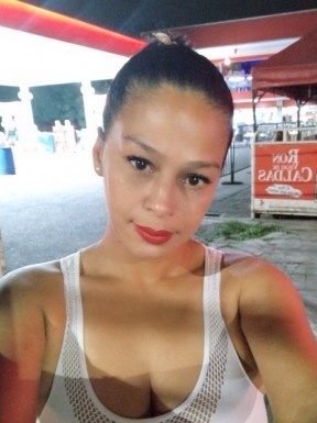 <span>Ana Ruiz, 40</span> <span style='width: 25px; height: 16px; float: right; background-image: url(/bitmaps/flags_small/CO.PNG)'> </span><span style='float: right;margin-right: 20px;'><i class='fa fa-heart'></i> 80</span><br><span>Manizales, Colombia</span> <input type='button' class='joinbtn' style='float: right' value='JOIN NOW' />