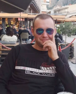 English men looking for love