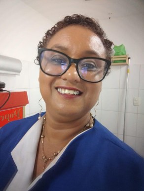 <span>Luciana Oliveira, 48</span>&nbsp;<span style='width: 25px; height: 16px; float: right; background-image: url(/bitmaps/flags_small/BR.PNG)'>&nbsp;</span><br><span>Camacari, Brasilien</span>&nbsp;<input type='button' class='joinbtn' style='float: right' value='JOIN NOW' />