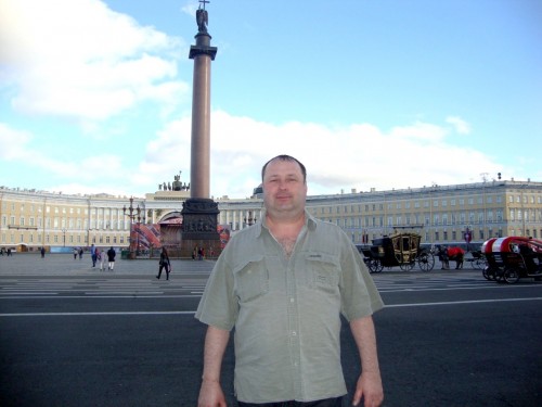 <span>Dmitriy, 53</span> <span style='width: 25px; height: 16px; float: right; background-image: url(/bitmaps/flags_small/RU.PNG)'> </span><br><span>Саранск, Russische Förderation</span> <input type='button' class='joinbtn' style='float: right' value='JOIN NOW' />