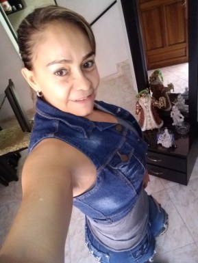 <span>Gloria, 56</span>&nbsp;<span style='width: 25px; height: 16px; float: right; background-image: url(/bitmaps/flags_small/CO.PNG)'>&nbsp;</span><br><span>Cúcuta, Колумбия</span>&nbsp;<input type='button' class='joinbtn' style='float: right' value='JOIN NOW' />