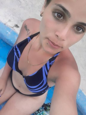 <span>Leina Ortiz, 20</span> <span style='width: 25px; height: 16px; float: right; background-image: url(/bitmaps/flags_small/CU.PNG)'> </span><span style='float: right;margin-right: 20px;'><i class='fa fa-heart'></i> 35</span><br><span>Santiago de, Cuba</span> <input type='button' class='joinbtn' style='float: right' value='JOIN NOW' />