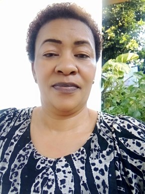 <span>Lilian, 50</span> <span style='width: 25px; height: 16px; float: right; background-image: url(/bitmaps/flags_small/TZ.PNG)'> </span><br><span>Arusha, Tanzânia</span> <input type='button' class='joinbtn' style='float: right' value='JOIN NOW' />