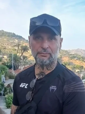 French men looking for love