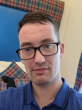 English men looking for love