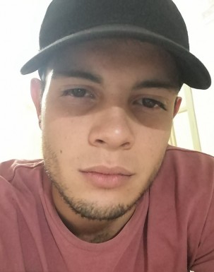 <span>Dustin carrillo, 22</span> <span style='width: 25px; height: 16px; float: right; background-image: url(/bitmaps/flags_small/CO.PNG)'> </span><br><span>Bogota, Colombia</span> <input type='button' class='joinbtn' style='float: right' value='JOIN NOW' />