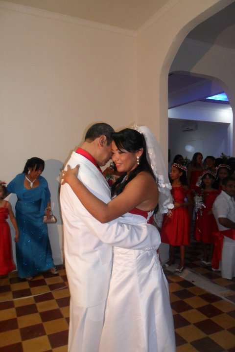 Gracias a  Latin Love encontramos el amor en noviembre de 2010!<br><br>Nos casamos en mayo de 2011 y no hay palabras para expresar la alegría de encontrar el tesoro al final del arco iris .... nunca pierdan...
